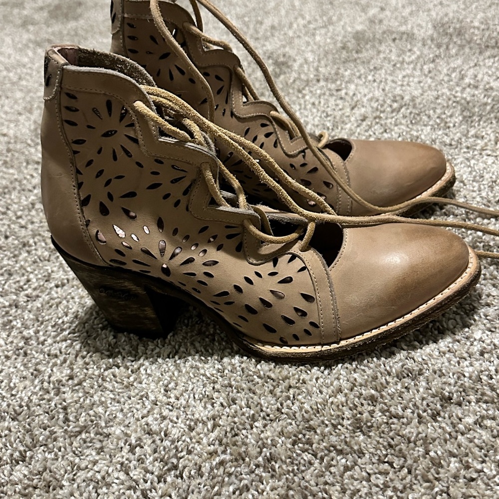 Worn Only Twice Macie Bean Waiting On Friday Boot… - image 1